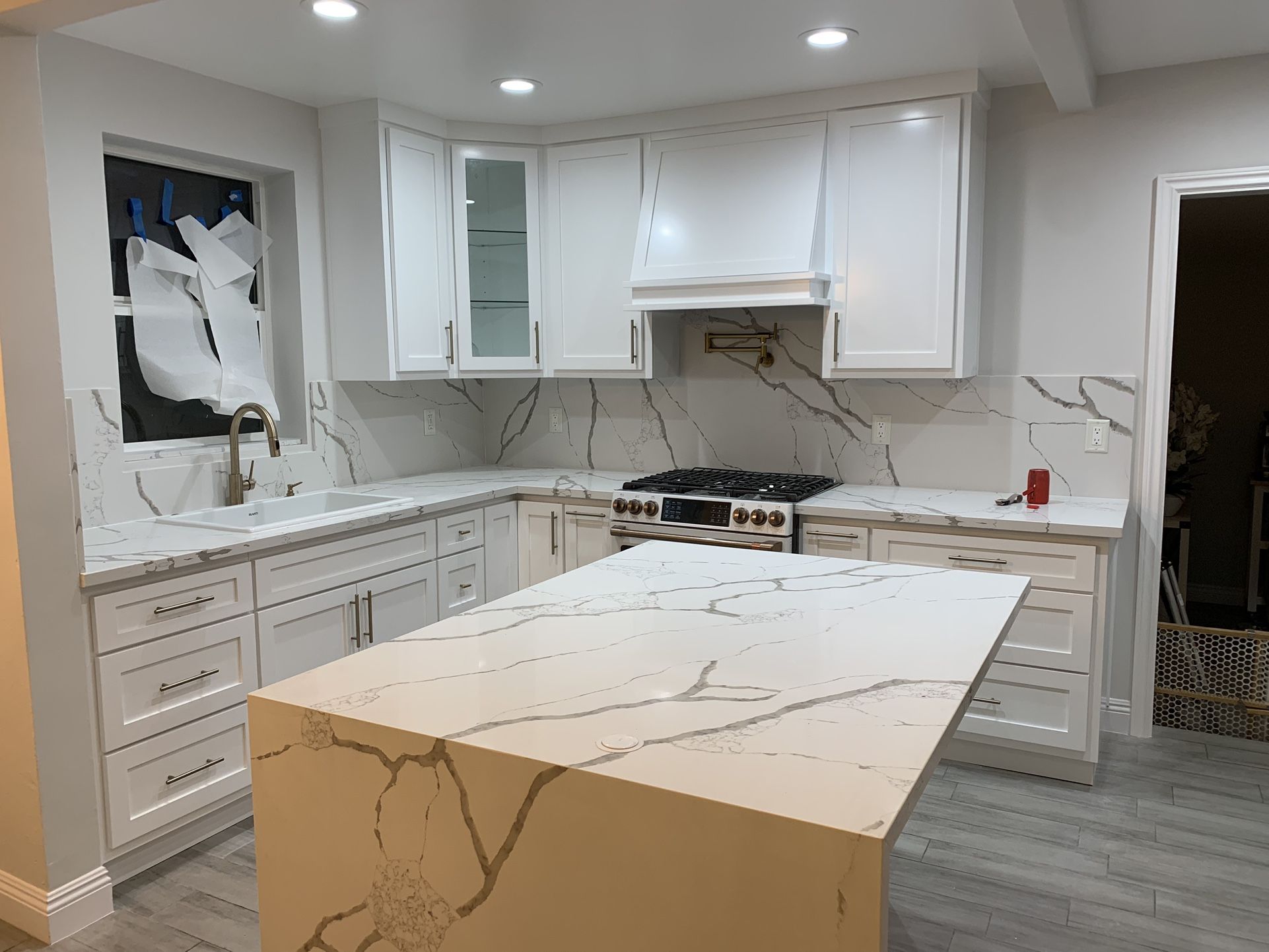 Kitchen Cabinet And Countertop
