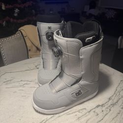 DC Phase BOA System Snowboarding Boots Size 7 Like New Grey/White Asking $140 OBO 