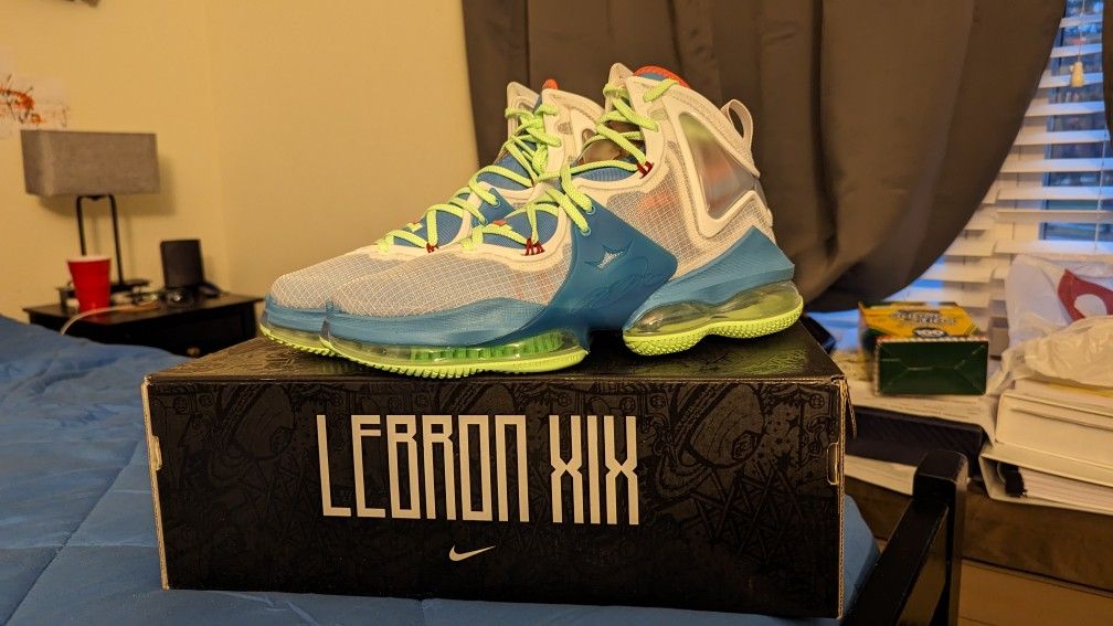 Brand New - Nike LeBron XIX 19 Tropical Dutch Blue Lime Glow - Size 9
