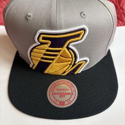 Lakers snap back- Mitchell & Ness