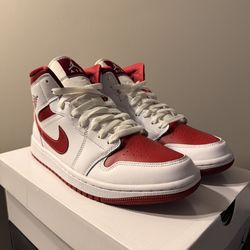 Jordan Retro 1 Mid 9M