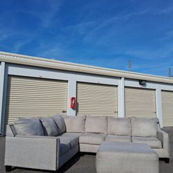 Free Delivery! Modern Greige Nailhead Sectional With Ottoman 