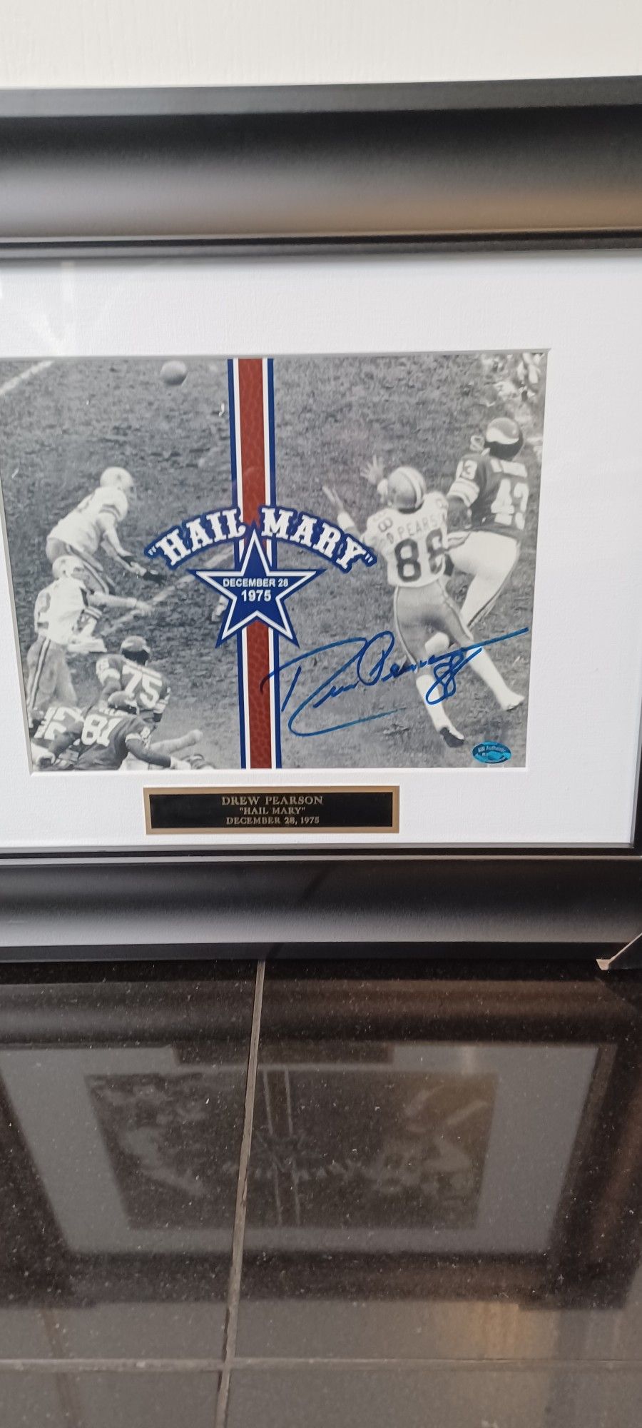 DALLAS COWBOYS HOF DREW PERSON***RARE*** FAMOUS" 1975 HAIL MARY" AUTOGRAPHED 8 X 10 PHOTO FRAMED WITH COA **SEE DISCRIPTION **