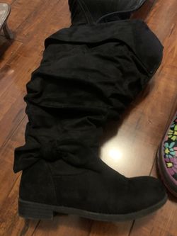 Girls black boots size 11 1/2. $8