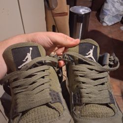 Jordan 4 se Olive Green
