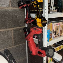 Milwaukee Finish Nail Gun 16 Gauge 