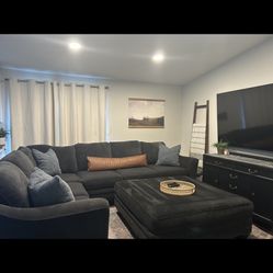 (pending) Large Sectional Sofa With Ottoman 