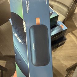 Bose Sound link Flex Portable Speaker
