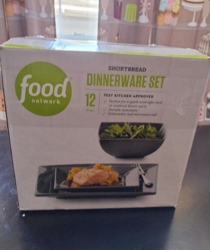 New 12 Piece Shortbread Dinnerware Dish Set Food Network (Retail $100)