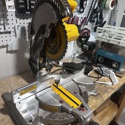 Miter Saw DeWalt 10”