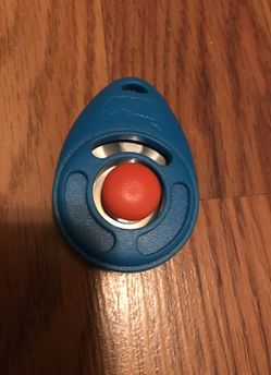Dog clicker