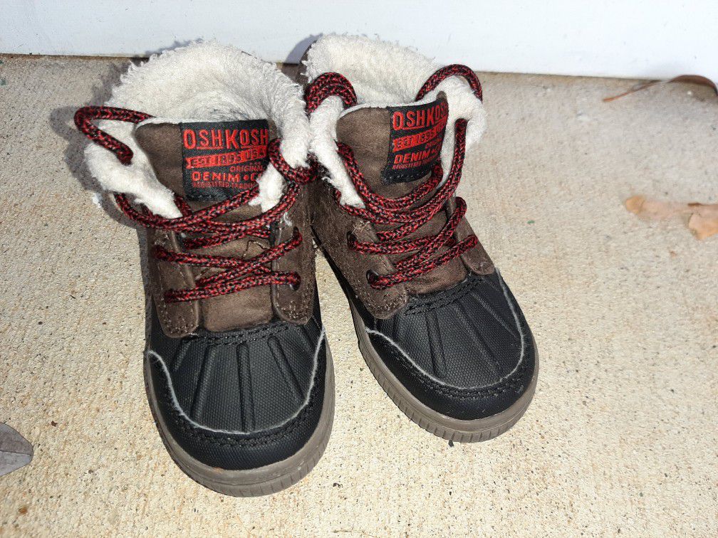 Osh Kosh boots in good condition size 7c