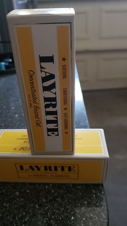 Lay right beard oil