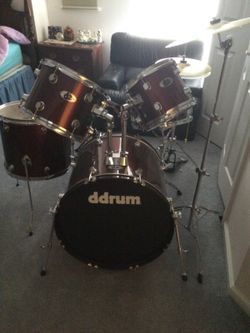 DDrum 5 piece drum set