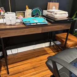 Desk With Hidden Plugs-free Rolling Chair