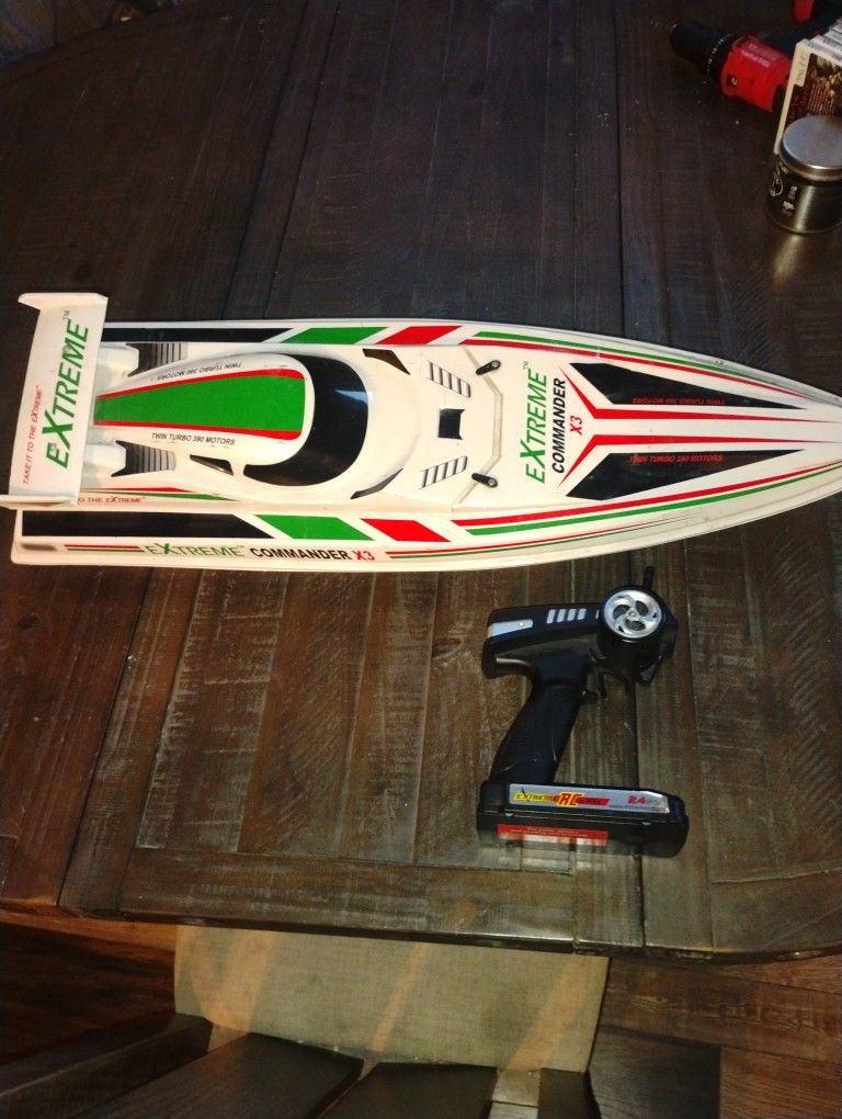 Extreme Commander X3 RC Boat