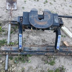 Trailer Hitch/tirón De Traila 