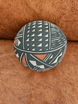 Acoma pottery seed bowl