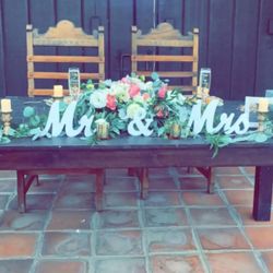 Mr & Mrs Sign