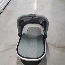 UPPABaby Bassinet – Like New – Clean & Ready