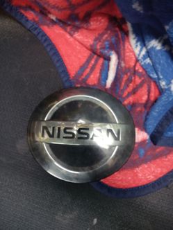 2017-19 nissan rouge emblem