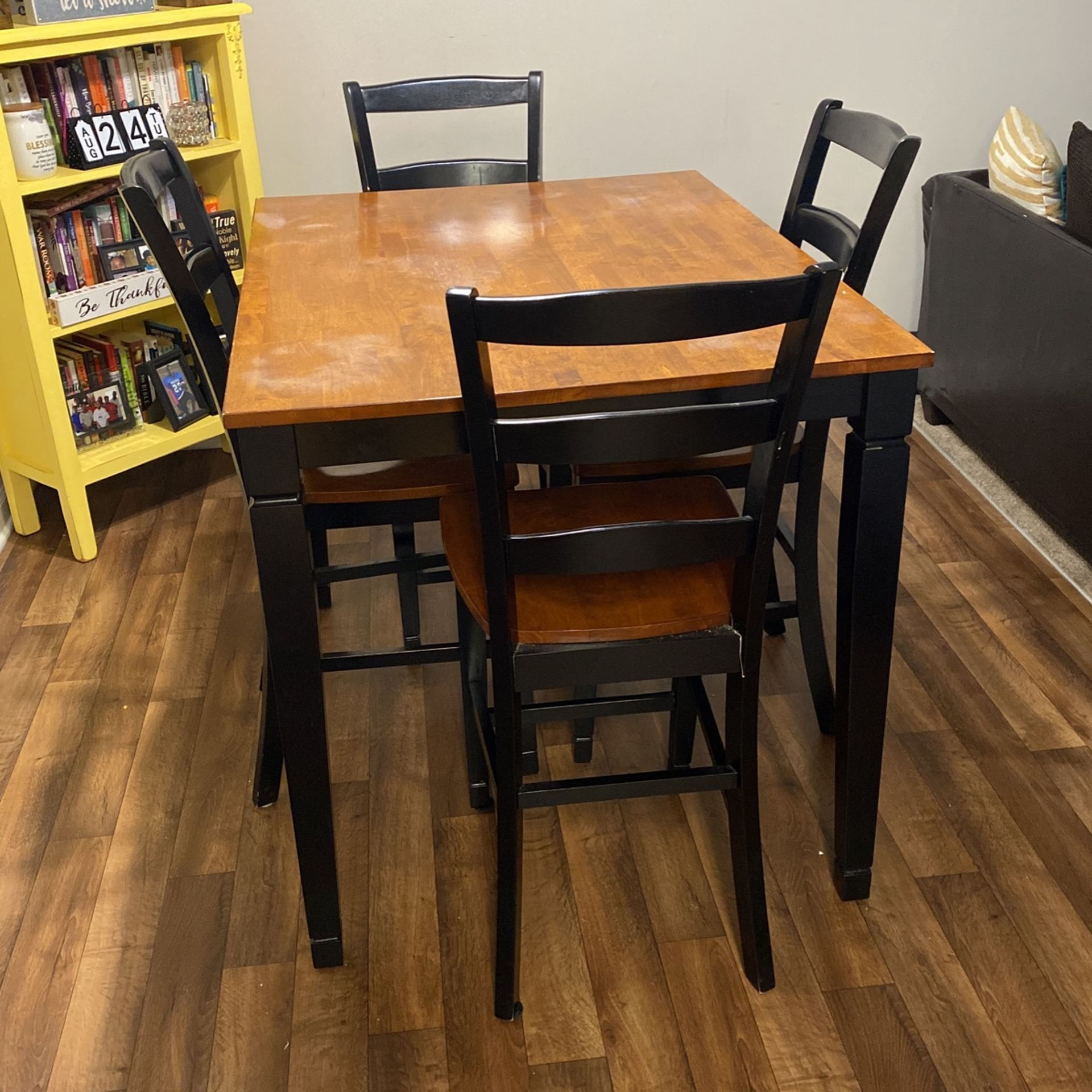 Kitchen Table & 4 Chairs