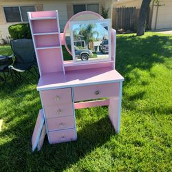 Vanity Dresser