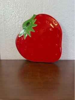 vintage ceramic Pier 1 strawberry fruit wall hanging trivet