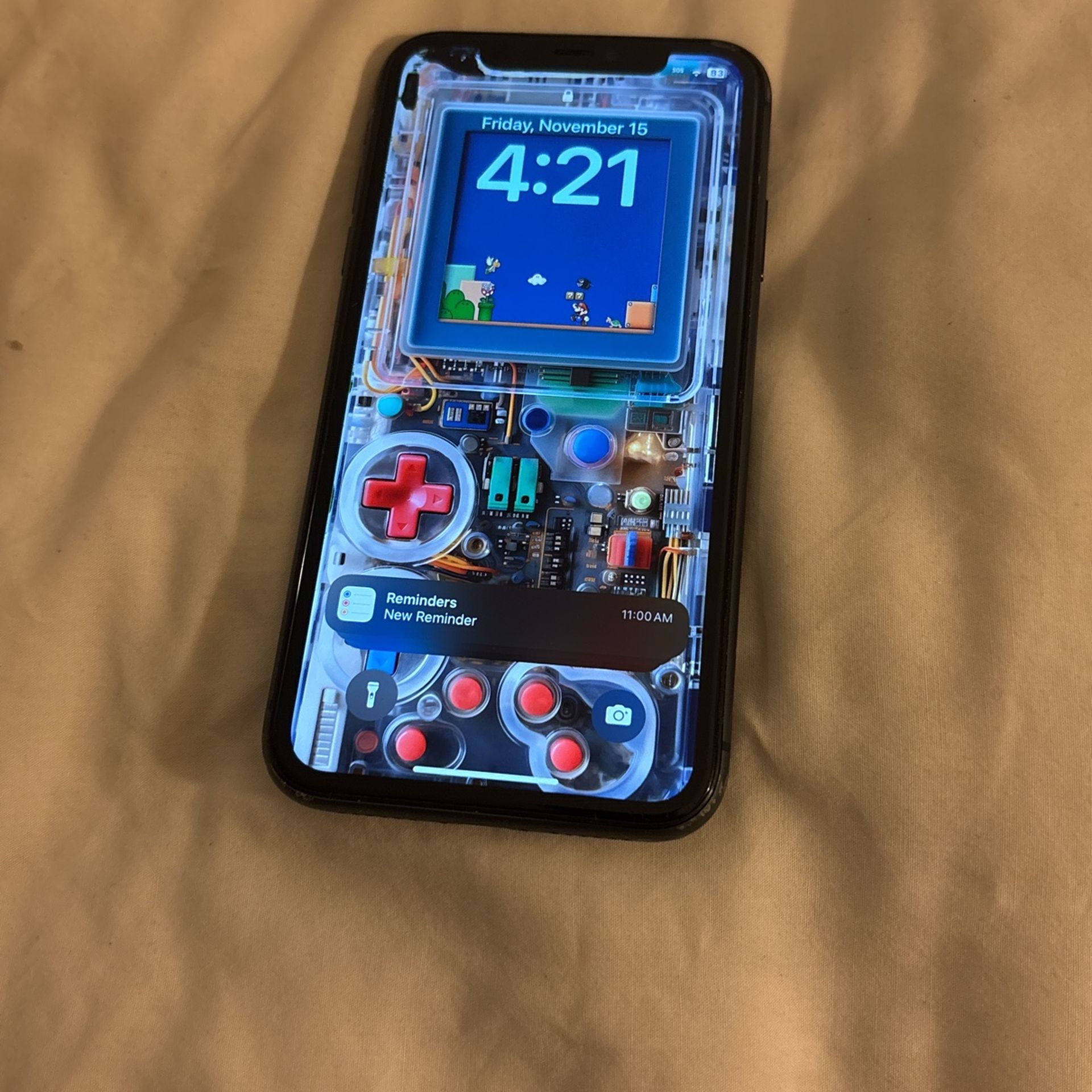 iPhone 11 (Cracked Back)