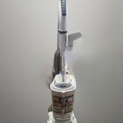 Shark White Vacuum Cleaner 