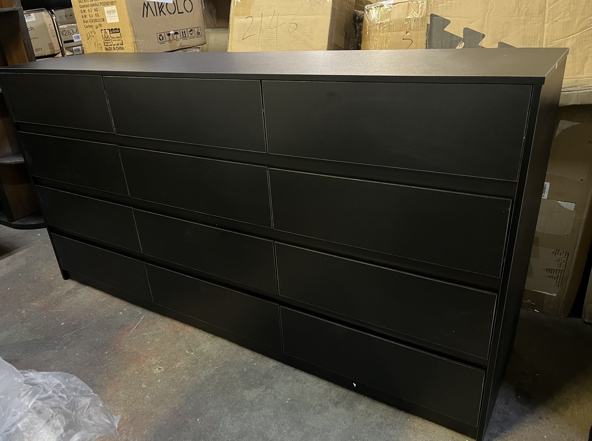 12 Drawer Dresser, 63 Inch Long Dresser with Deep Drawer Organizer, Modern Storage Organizer, Chest of Drawers with No Handles for Closet, Living Room