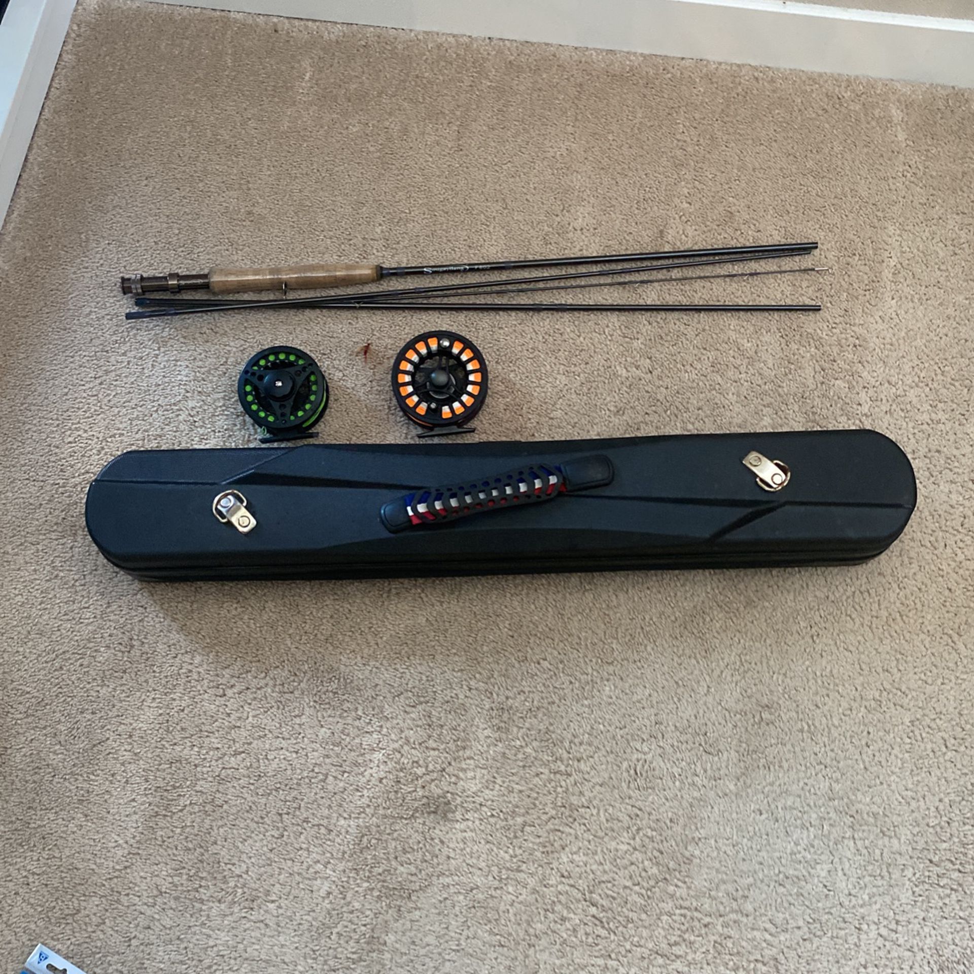 Fly Fishing Rod With 2 Reals And Case 