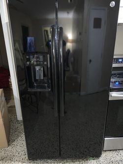 GE Side by Side Refrigerator