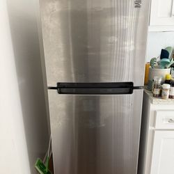 Kenmore Refrigerator 