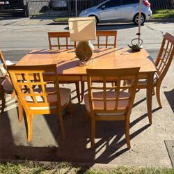 Nice Table With 6 Chairs 🪑 