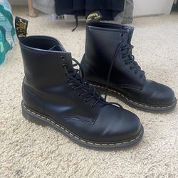 Men’s Black Doc Martens Leather Boots