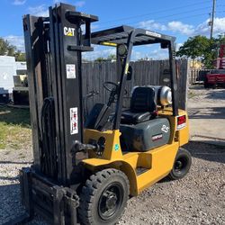 2005 CAT FG 25 Forklift