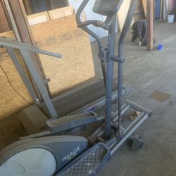 Image 9.5 Elliptical and Cadence DS11 Treadmill