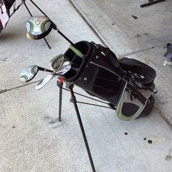  Children golf club very good condition with nice back