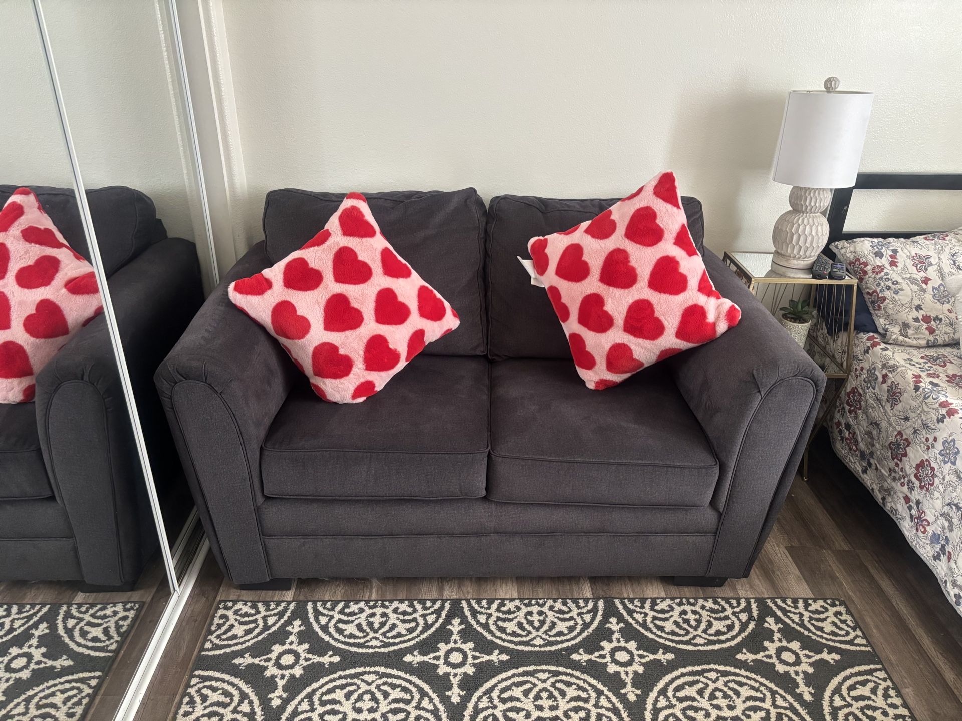 Love Seat Sofa 🛋️