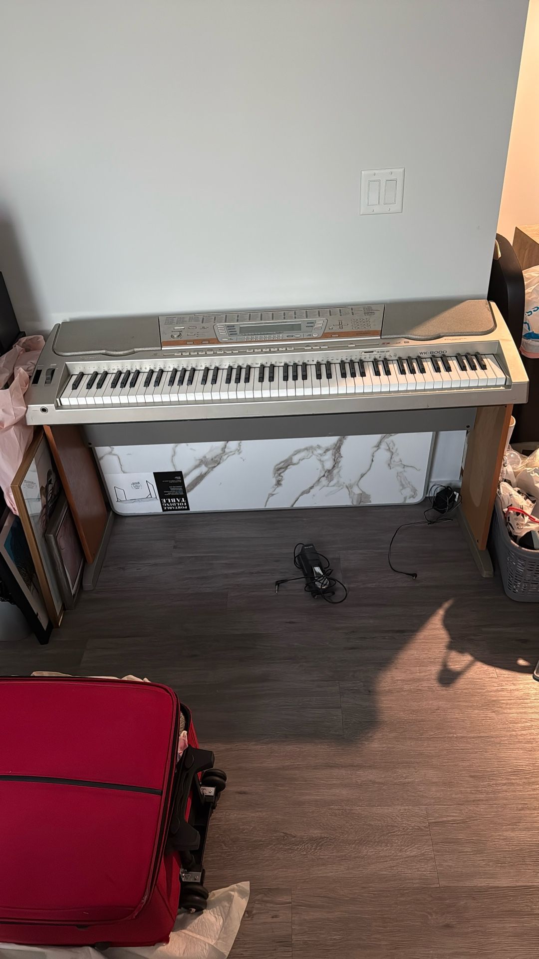 88 Key Keyboard With Stand And Sustain Pedal
