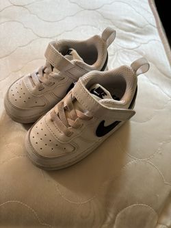 Nike Toddler Sneakers White and Black