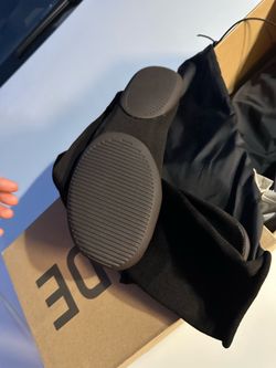 Yeezy pods size 11