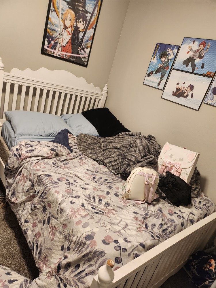 Full Size Bed
