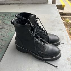 black boots 