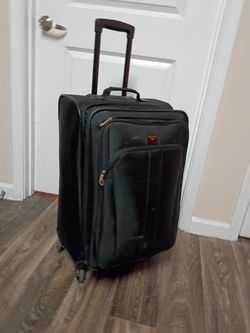 Check-In Luggage, 27"HX16"LX14"W, Dockers Luggage (Medium)