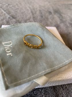 Dior ring authentic, worn few times only comes with dust bag and a box