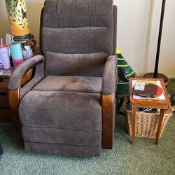 Power Lift Recliner 