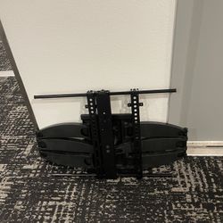 Heavy-Duty Full Motion TV Wall Mount – Fits 50”+ TVs