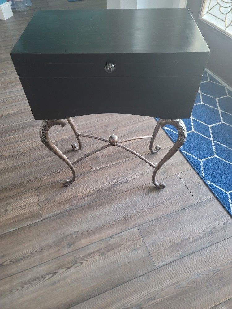 Accent Table